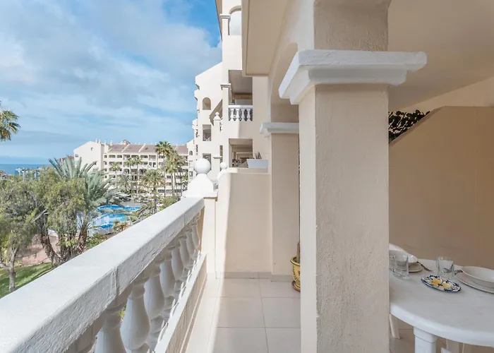 Castle Harbour Apartman