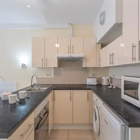 Castle Harbour Apartament